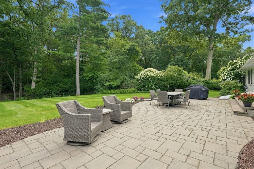 Single Family Residence at 131 Prynnwood Rd, Longmeadow MA 01106, Longmeadow, photo 5 of 42