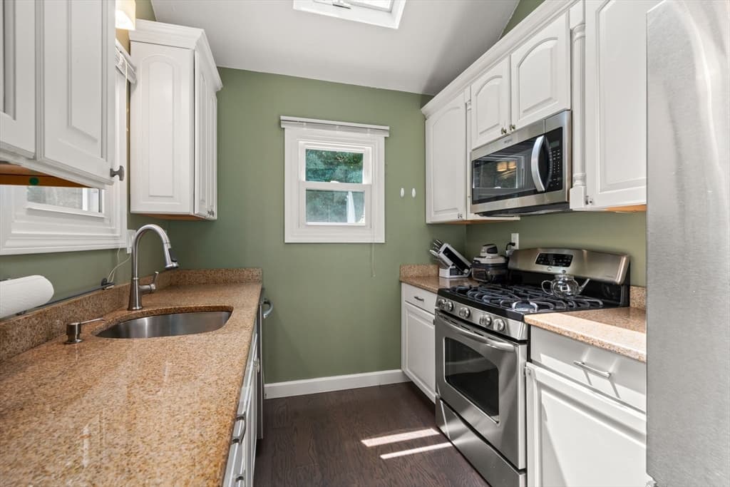 Condominium at 8 Turning Mill Lane # 8, Quincy MA 02169, Quincy, photo 6 of 33