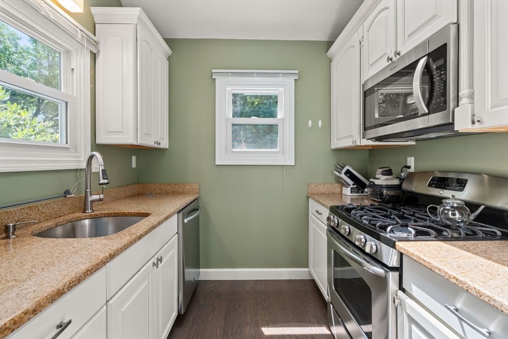 Condominium at 8 Turning Mill Lane # 8, Quincy MA 02169, Quincy, photo 7 of 33