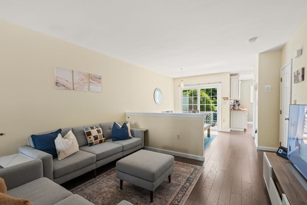 Condominium at 8 Turning Mill Lane # 8, Quincy MA 02169, Quincy, photo 4 of 33