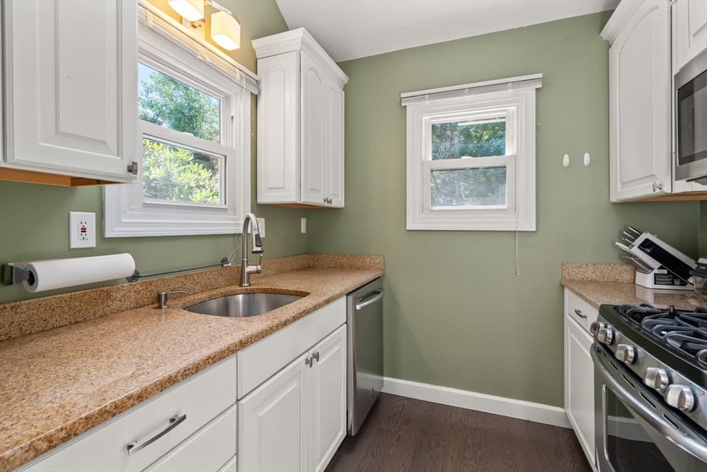 Condominium at 8 Turning Mill Lane # 8, Quincy MA 02169, Quincy, photo 8 of 33