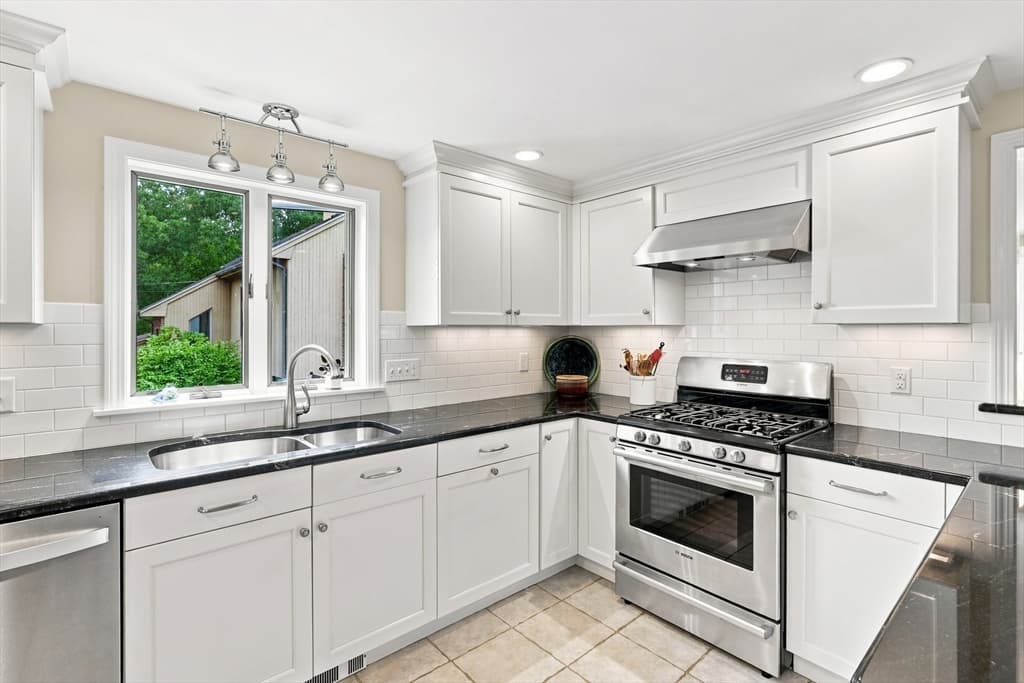 Single Family Residence at 123 Eastman Avenue, Swampscott MA 01907, Swampscott, photo 13 of 39
