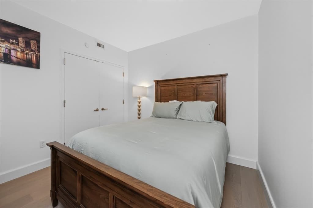 Condominium at 100 Lovejoy Wharf # 5L, Boston MA 02114, Boston, photo 13 of 21