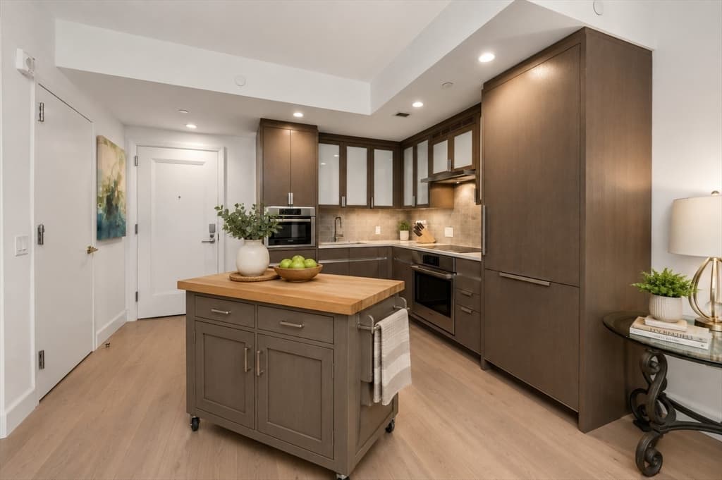 Condominium at 100 Lovejoy Wharf # 5L, Boston MA 02114, Boston, photo 9 of 21