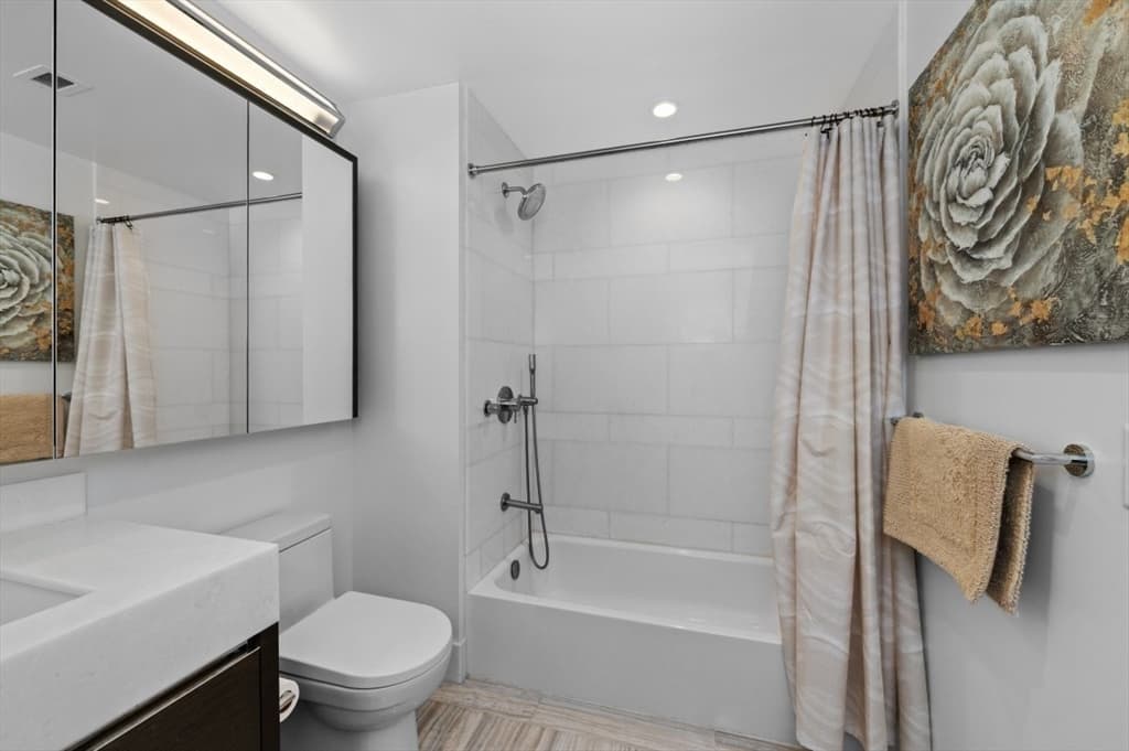 Condominium at 100 Lovejoy Wharf # 5L, Boston MA 02114, Boston, photo 15 of 21