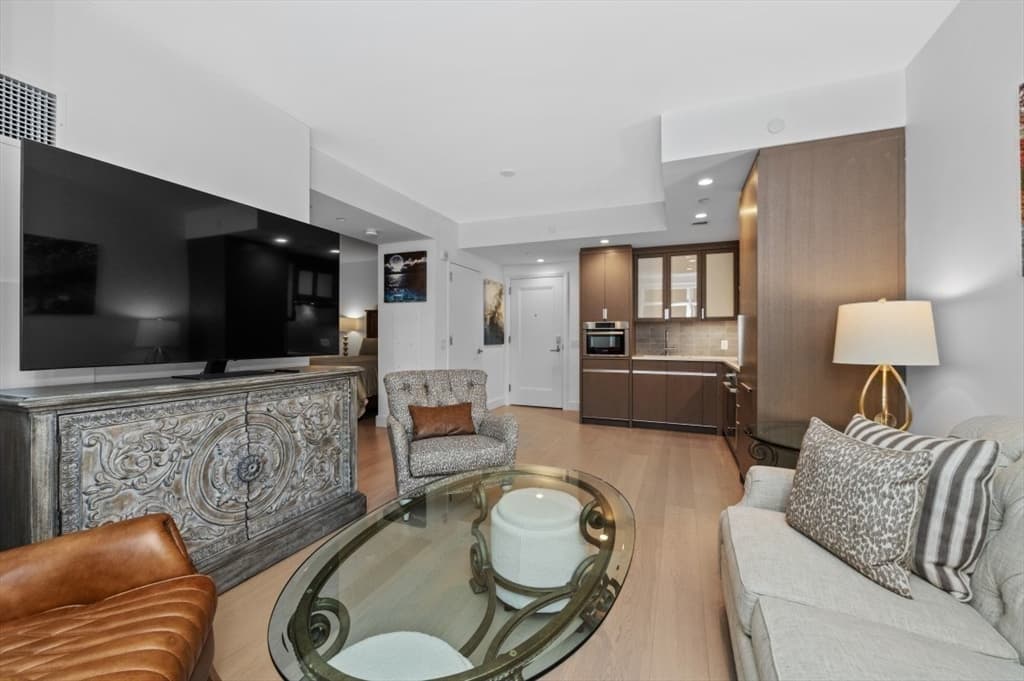 Condominium at 100 Lovejoy Wharf # 5L, Boston MA 02114, Boston, photo 8 of 21