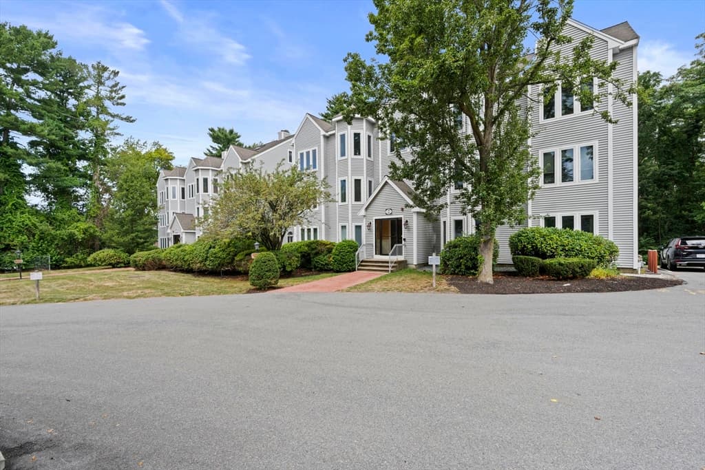 72 Kim Ter # C, Stoughton MA 02072