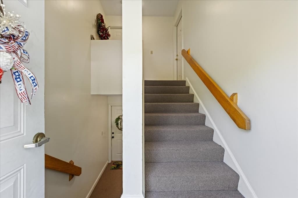 Condominium at 100 Merrimack Ave # 77, Dracut MA 01826, Dracut, photo 3 of 27