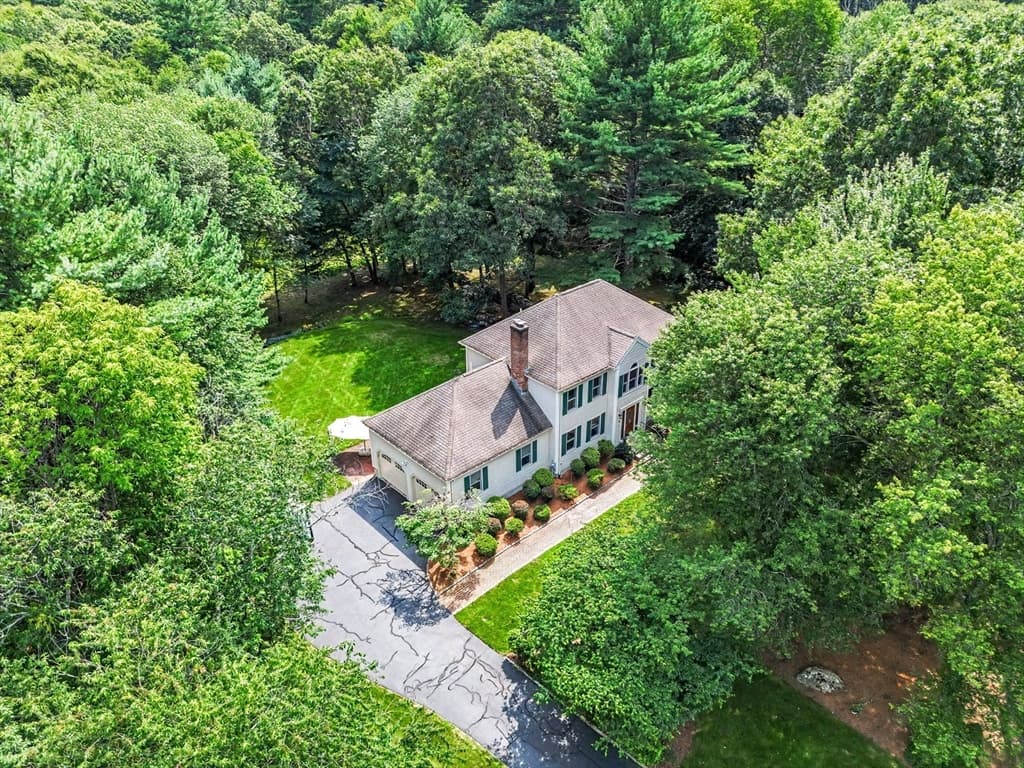 Single Family Residence at 8 Vincent Rd, Mendon MA 01756, Mendon, photo 37 of 39