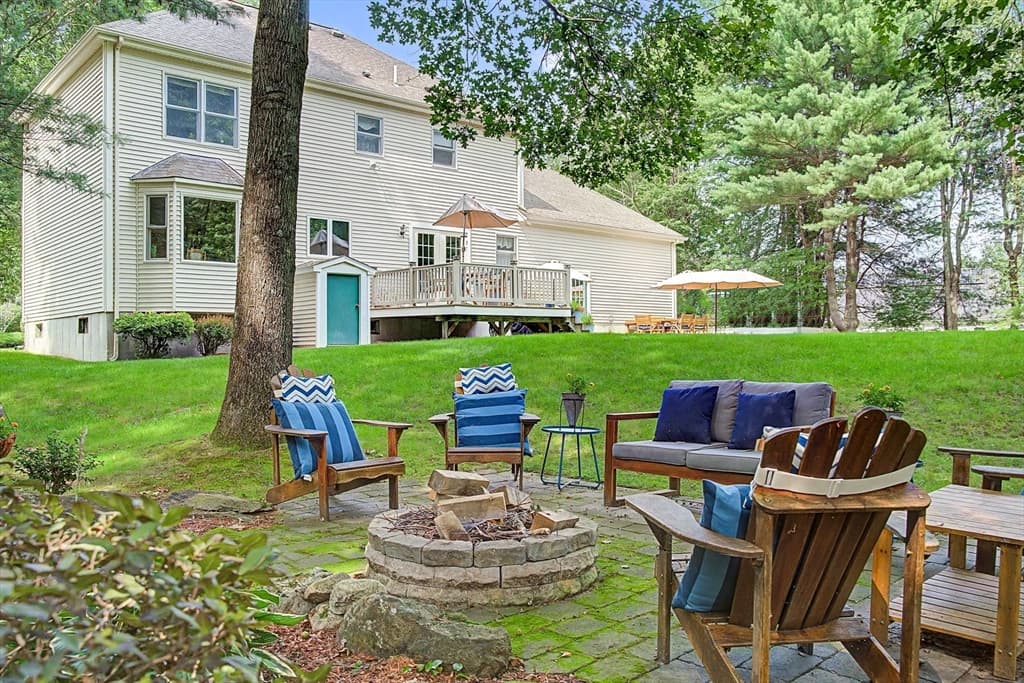 Single Family Residence at 8 Vincent Rd, Mendon MA 01756, Mendon, photo 4 of 39