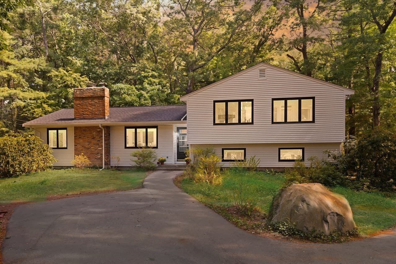 20 Algonquin Rd, Canton MA 02021