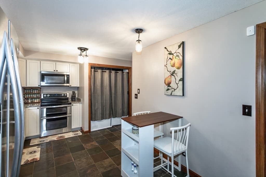 Condominium at 419 Southwick Road # B7, Westfield MA 01085, Westfield, photo 13 of 38