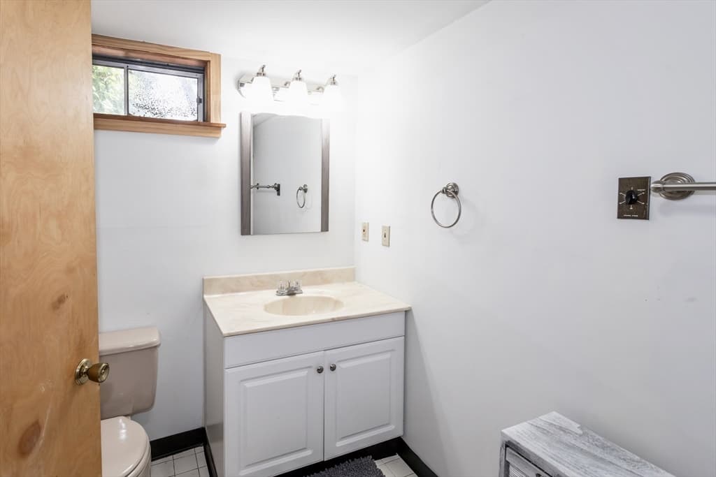 Condominium at 419 Southwick Road # B7, Westfield MA 01085, Westfield, photo 30 of 38