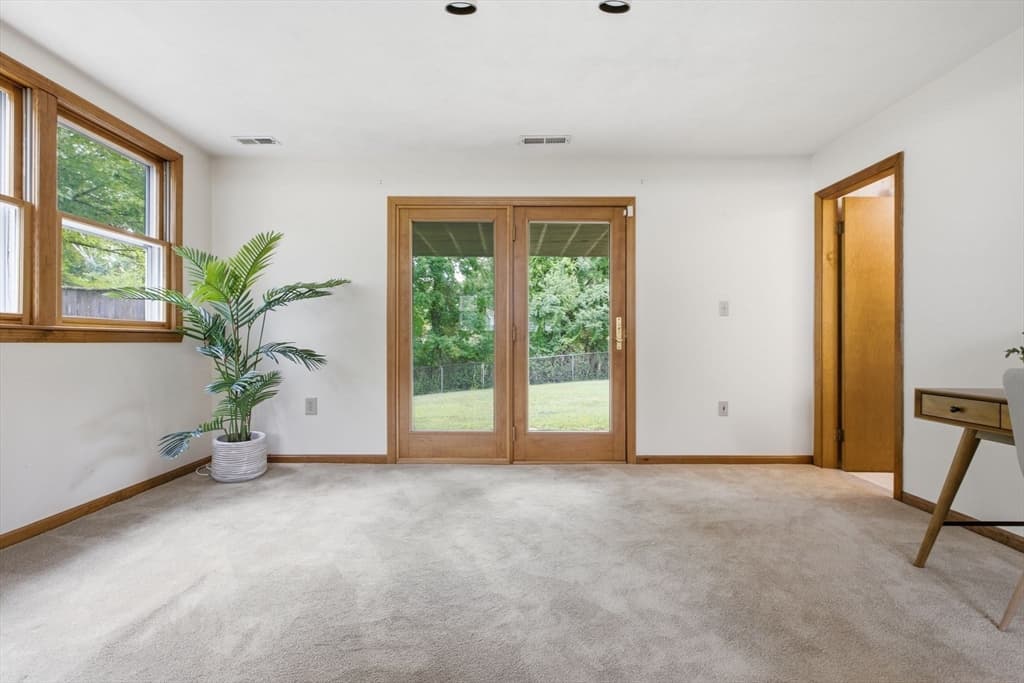 Single Family Residence at 55 Peach Orchard Rd, Burlington MA 01803, Burlington, photo 31 of 41