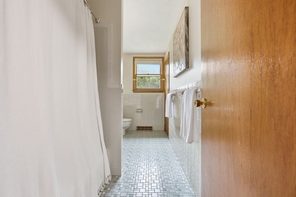 Single Family Residence at 55 Peach Orchard Rd, Burlington MA 01803, Burlington, photo 25 of 41