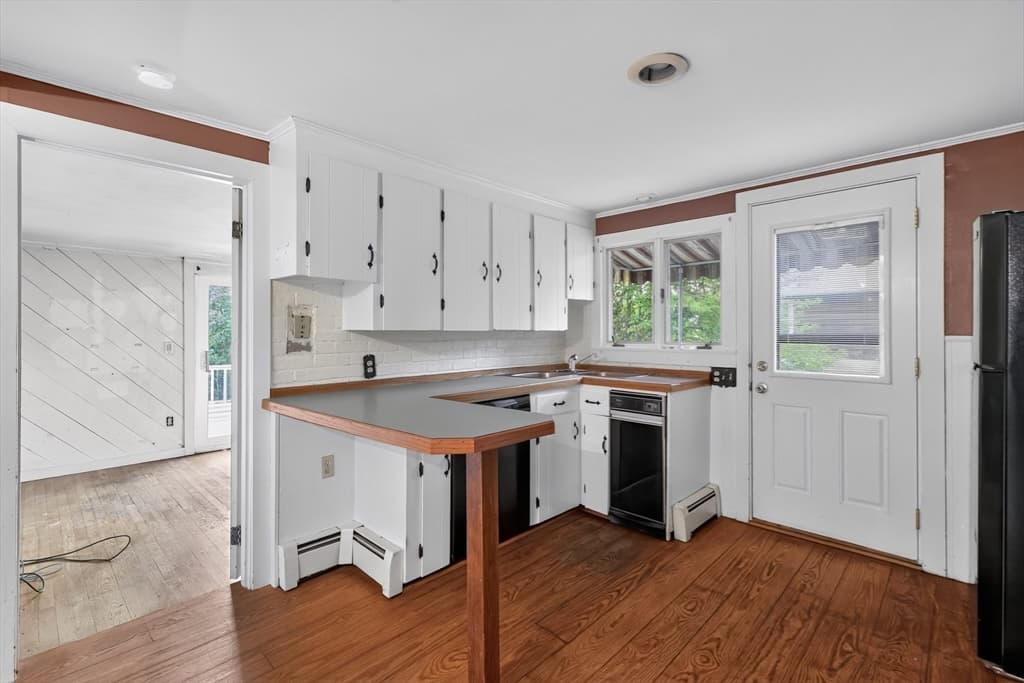 Single Family Residence at 15 Hillside Ave, Middleboro MA 02346, Middleboro, photo 15 of 34