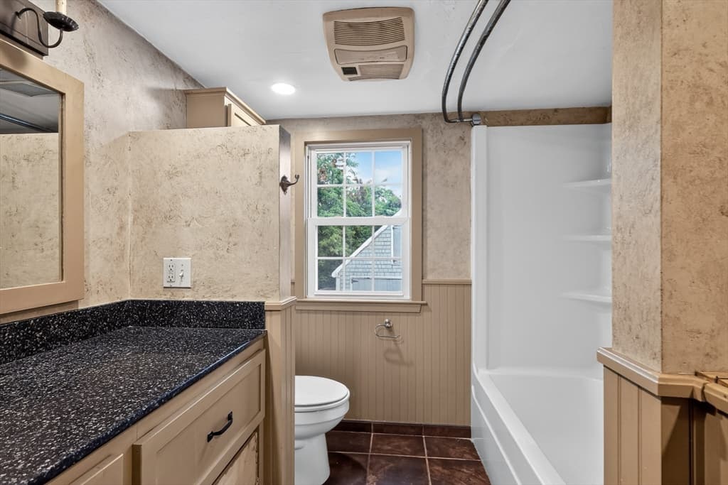 Single Family Residence at 15 Hillside Ave, Middleboro MA 02346, Middleboro, photo 21 of 34