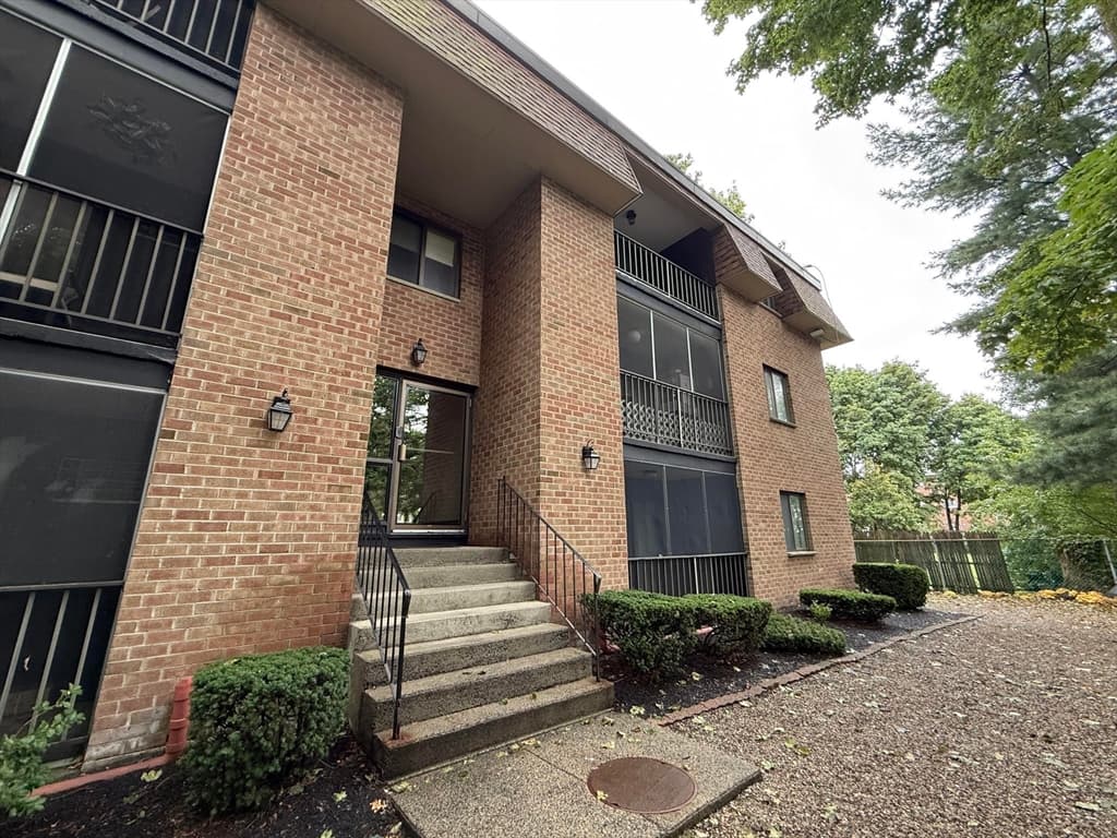 Condominium at 35 Washington St # 3, Medford MA 02155, Medford, photo 4 of 15