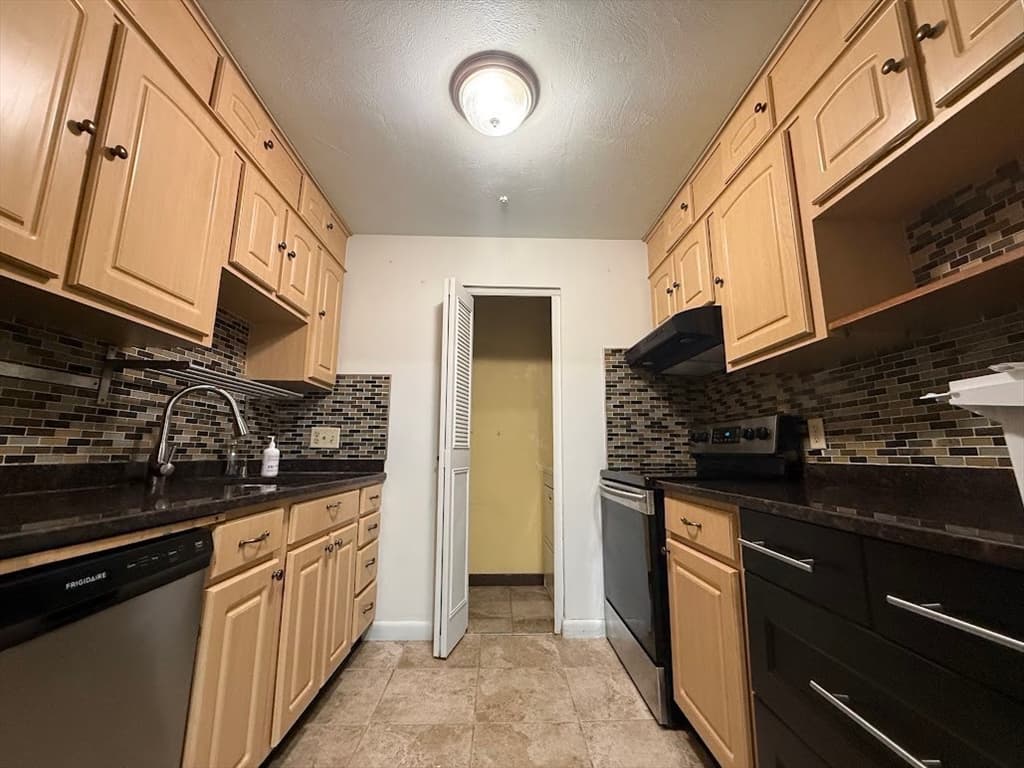 Condominium at 35 Washington St # 3, Medford MA 02155, Medford, photo 8 of 15