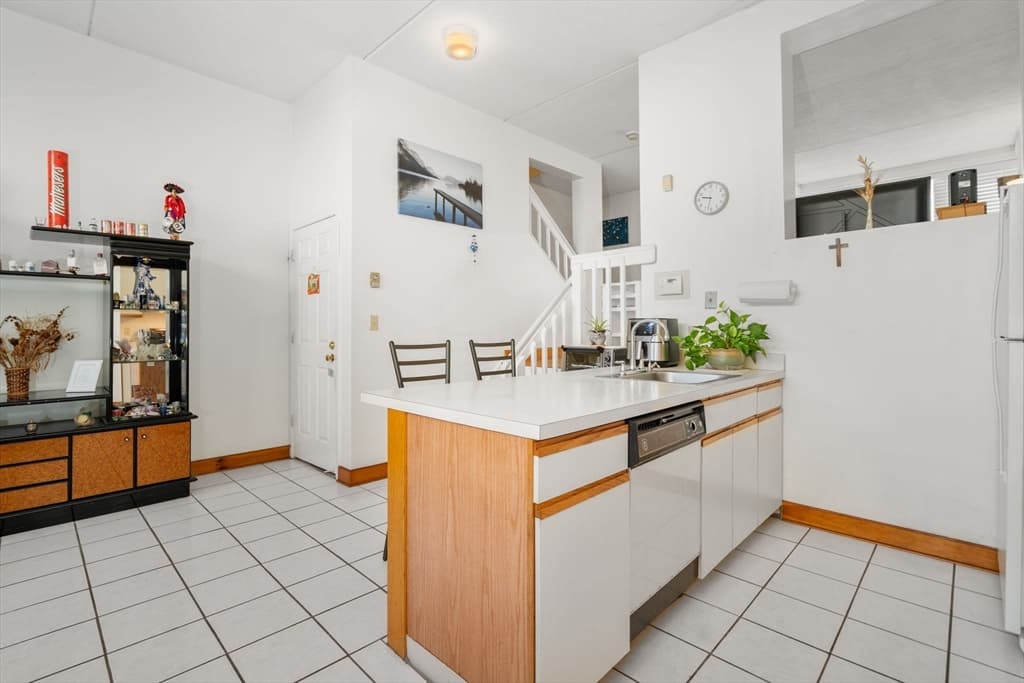 Condominium at 2 Eugene Circle # 24, Boston MA 02130, Boston, photo 9 of 21