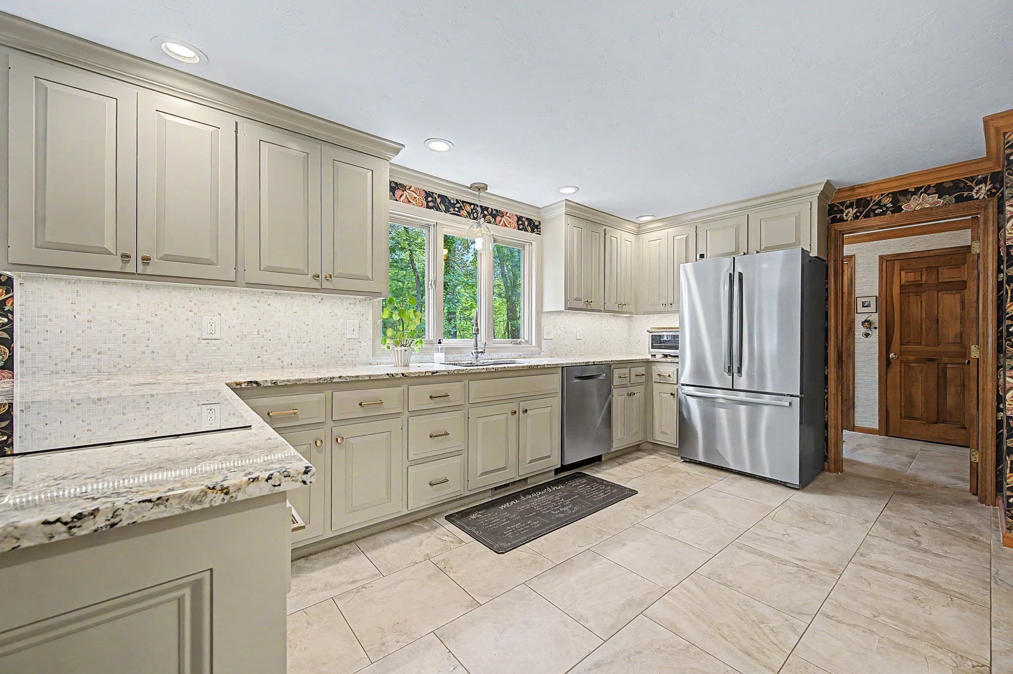 Single Family Residence at 8 Erika Dr, Hopkinton MA 01748, Hopkinton, photo 7 of 41
