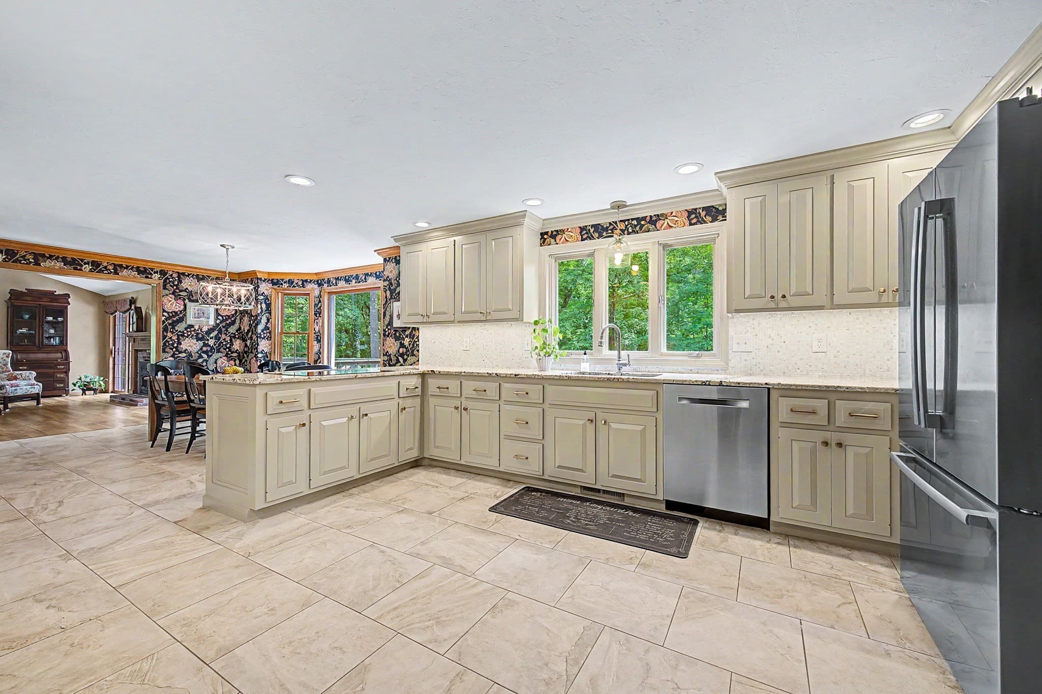 Single Family Residence at 8 Erika Dr, Hopkinton MA 01748, Hopkinton, photo 3 of 41