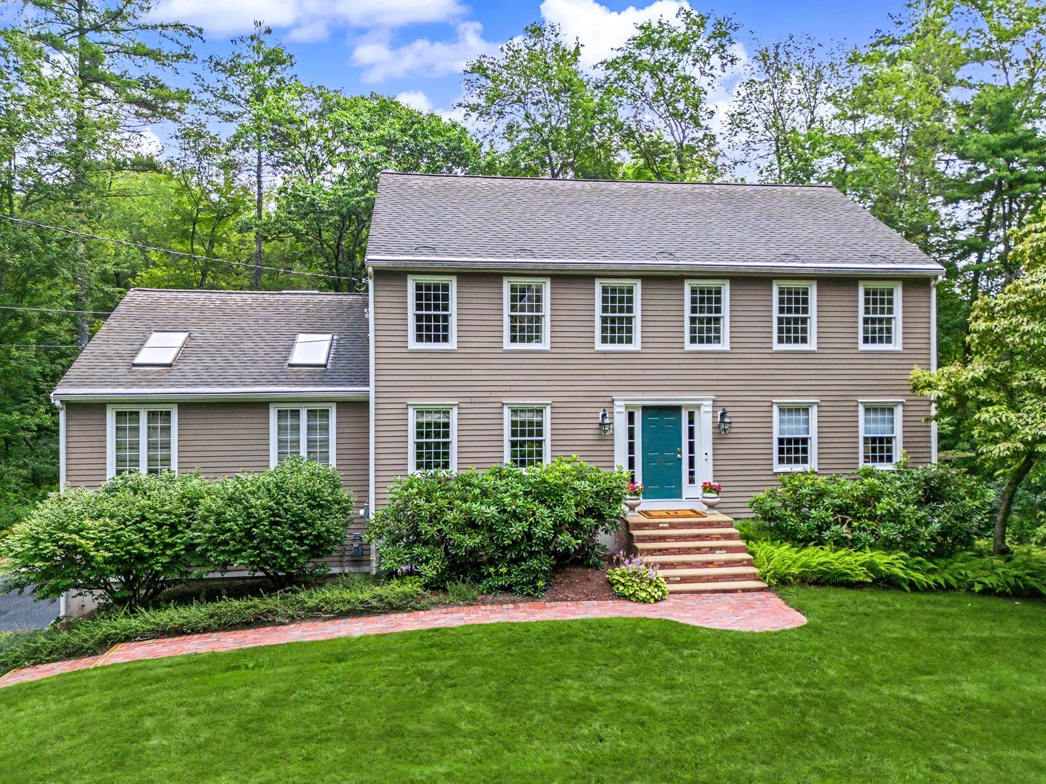 8 Erika Dr, Hopkinton MA 01748