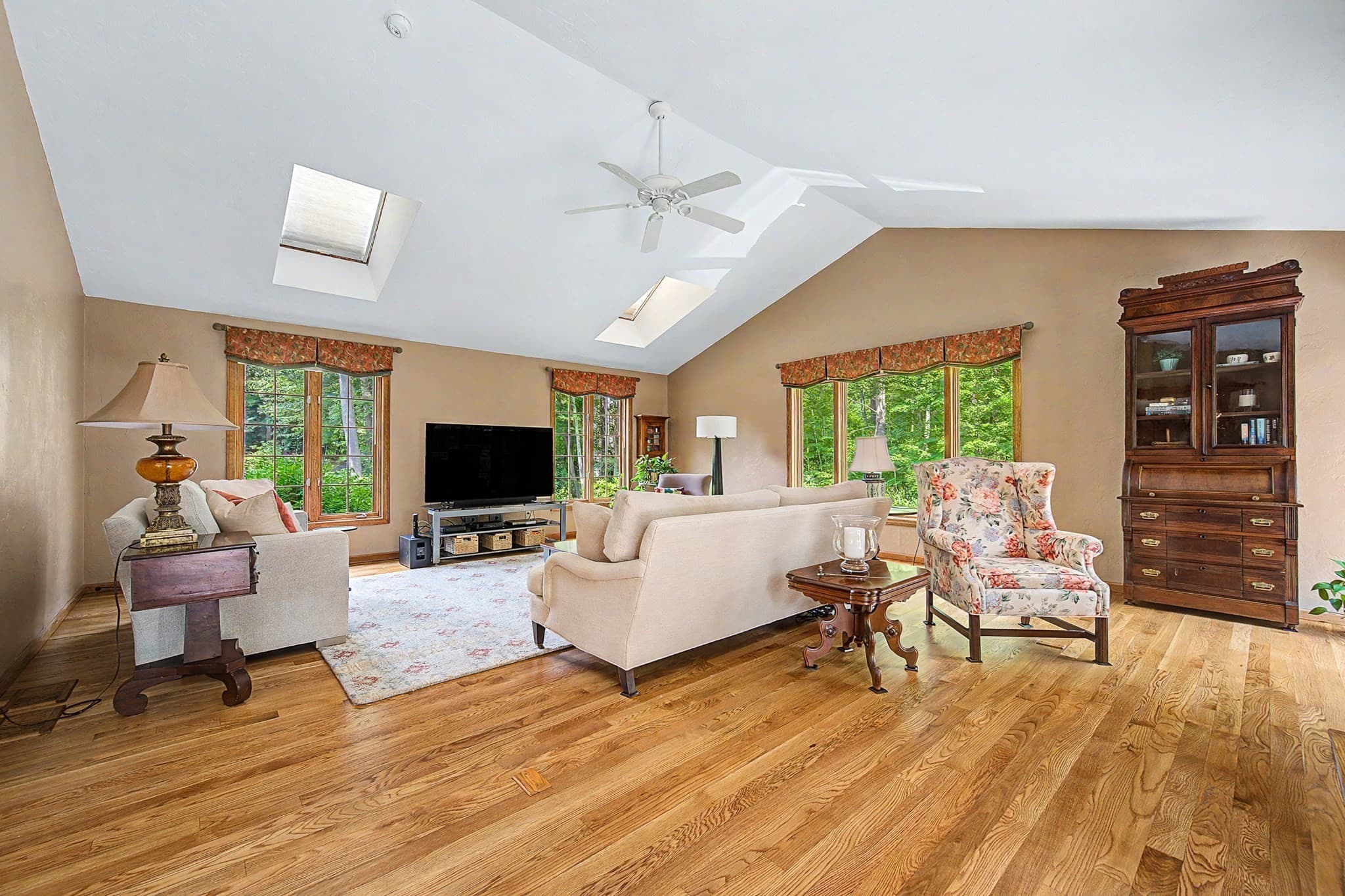 Single Family Residence at 8 Erika Dr, Hopkinton MA 01748, Hopkinton, photo 10 of 41