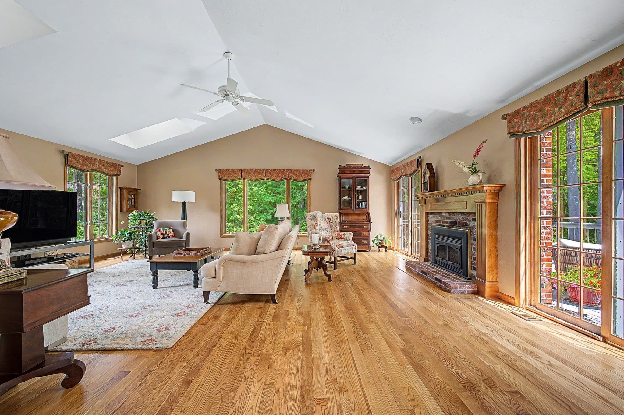 Single Family Residence at 8 Erika Dr, Hopkinton MA 01748, Hopkinton, photo 11 of 41