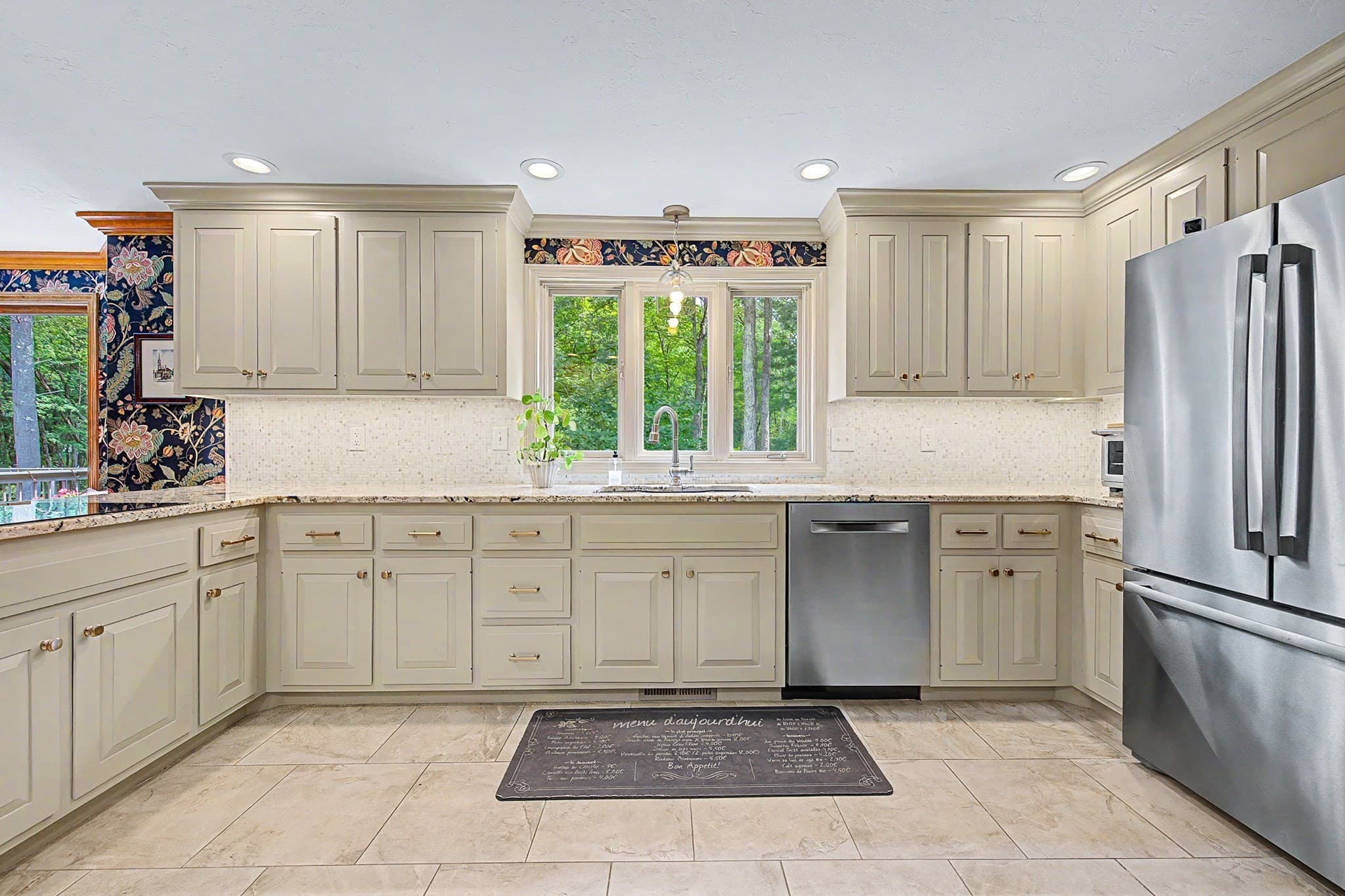 Single Family Residence at 8 Erika Dr, Hopkinton MA 01748, Hopkinton, photo 4 of 41