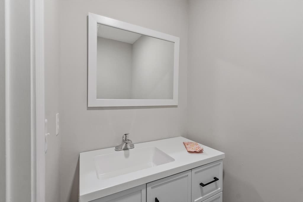 Condominium at 4 Sycamore Dr # 4, Leominster MA 01453, Leominster, photo 11 of 26