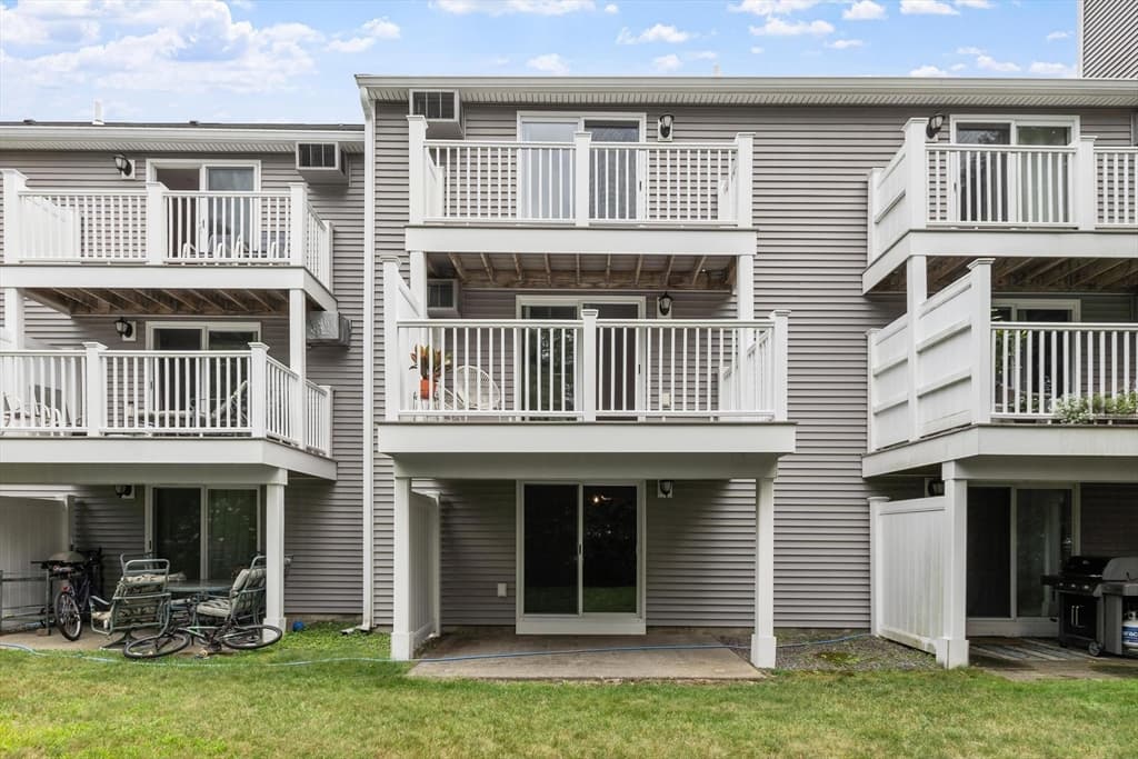 Condominium at 4 Sycamore Dr # 4, Leominster MA 01453, Leominster, photo 25 of 26