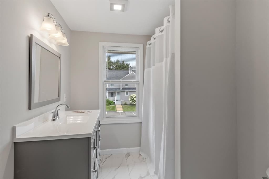 Condominium at 4 Sycamore Dr # 4, Leominster MA 01453, Leominster, photo 21 of 26