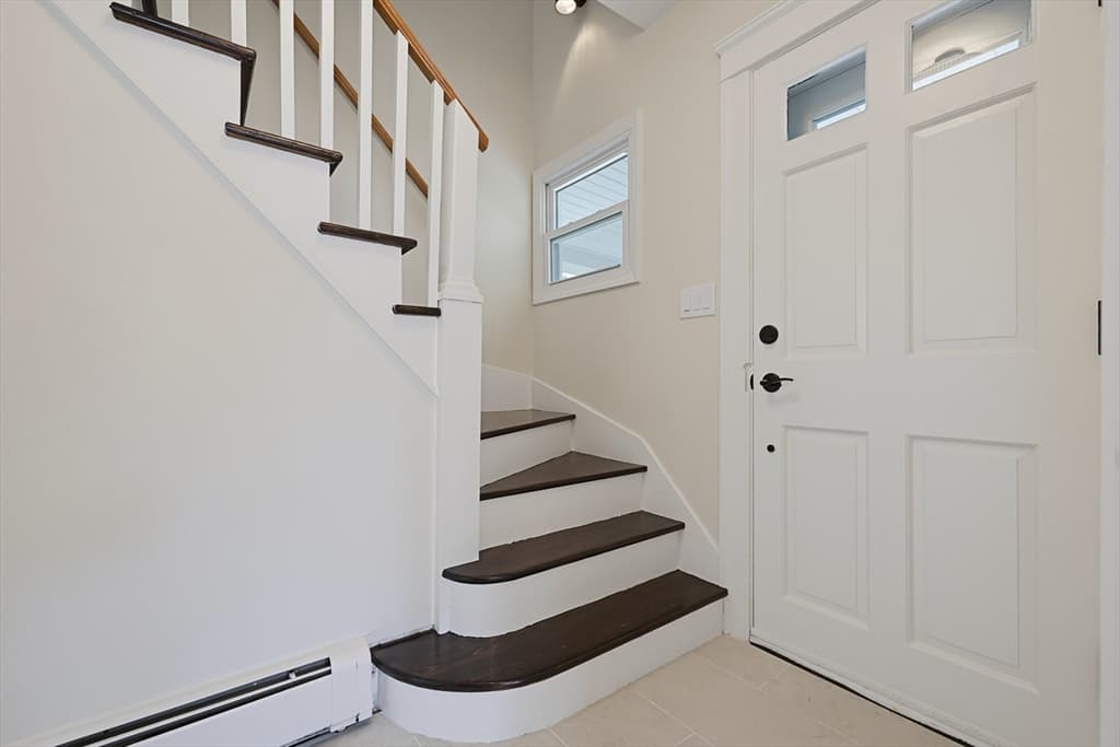 Single Family Residence at 30 Barrett Ave, Worcester MA 01605, Worcester, photo 5 of 34