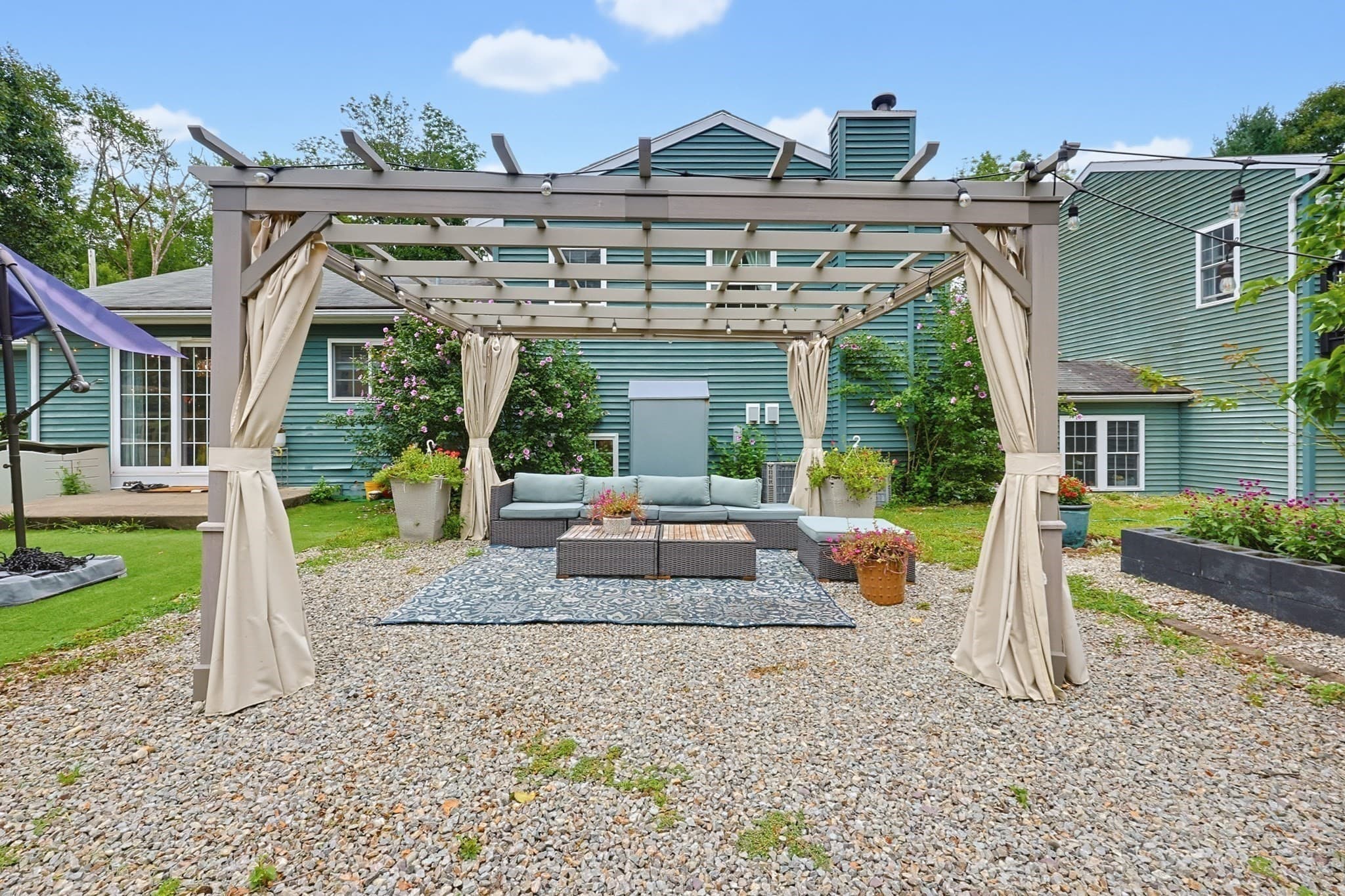 Single Family Residence at 25 Old Elmdale Rd, Uxbridge MA 01569, Uxbridge, photo 12 of 42
