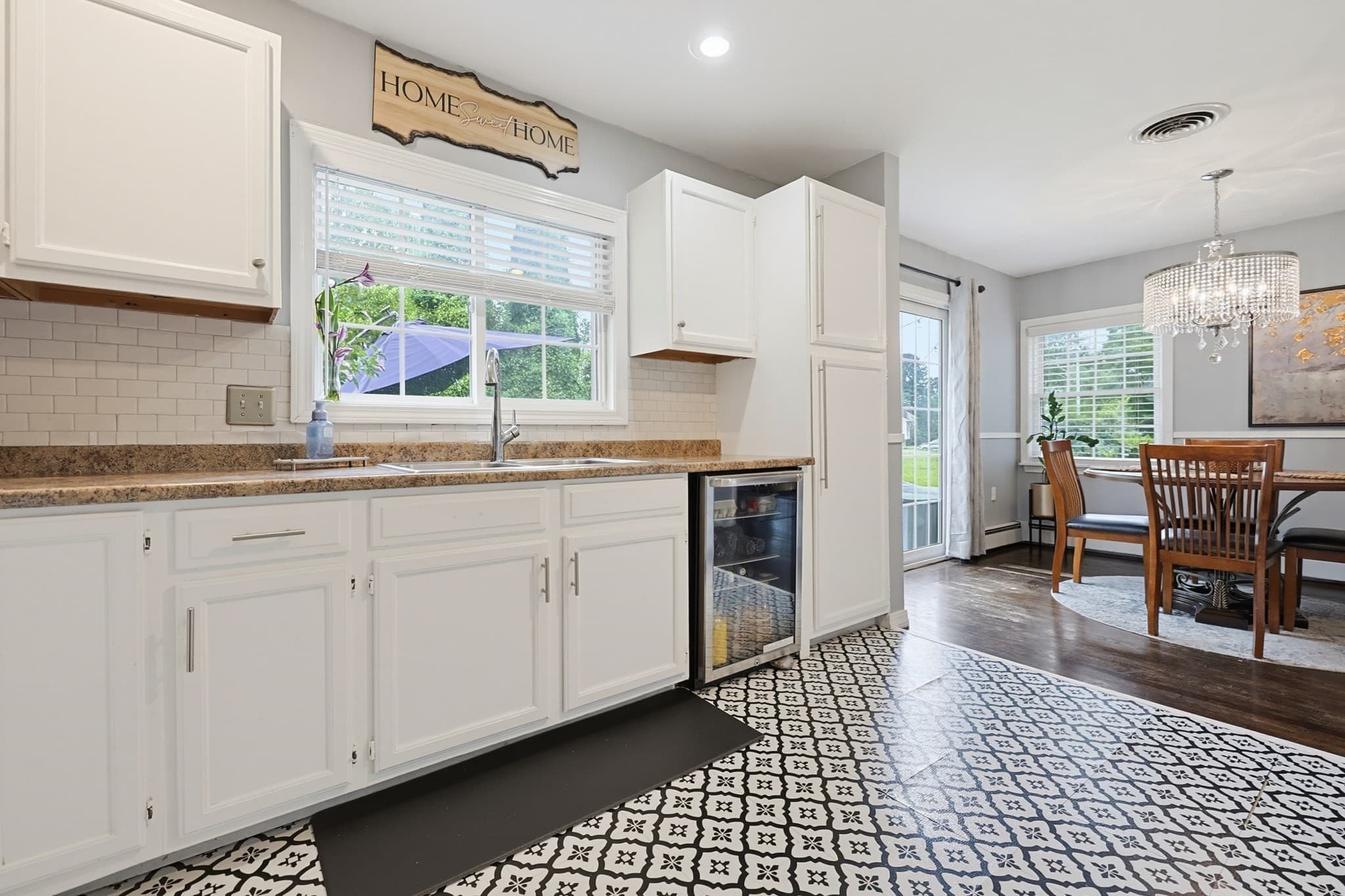 Single Family Residence at 25 Old Elmdale Rd, Uxbridge MA 01569, Uxbridge, photo 10 of 42