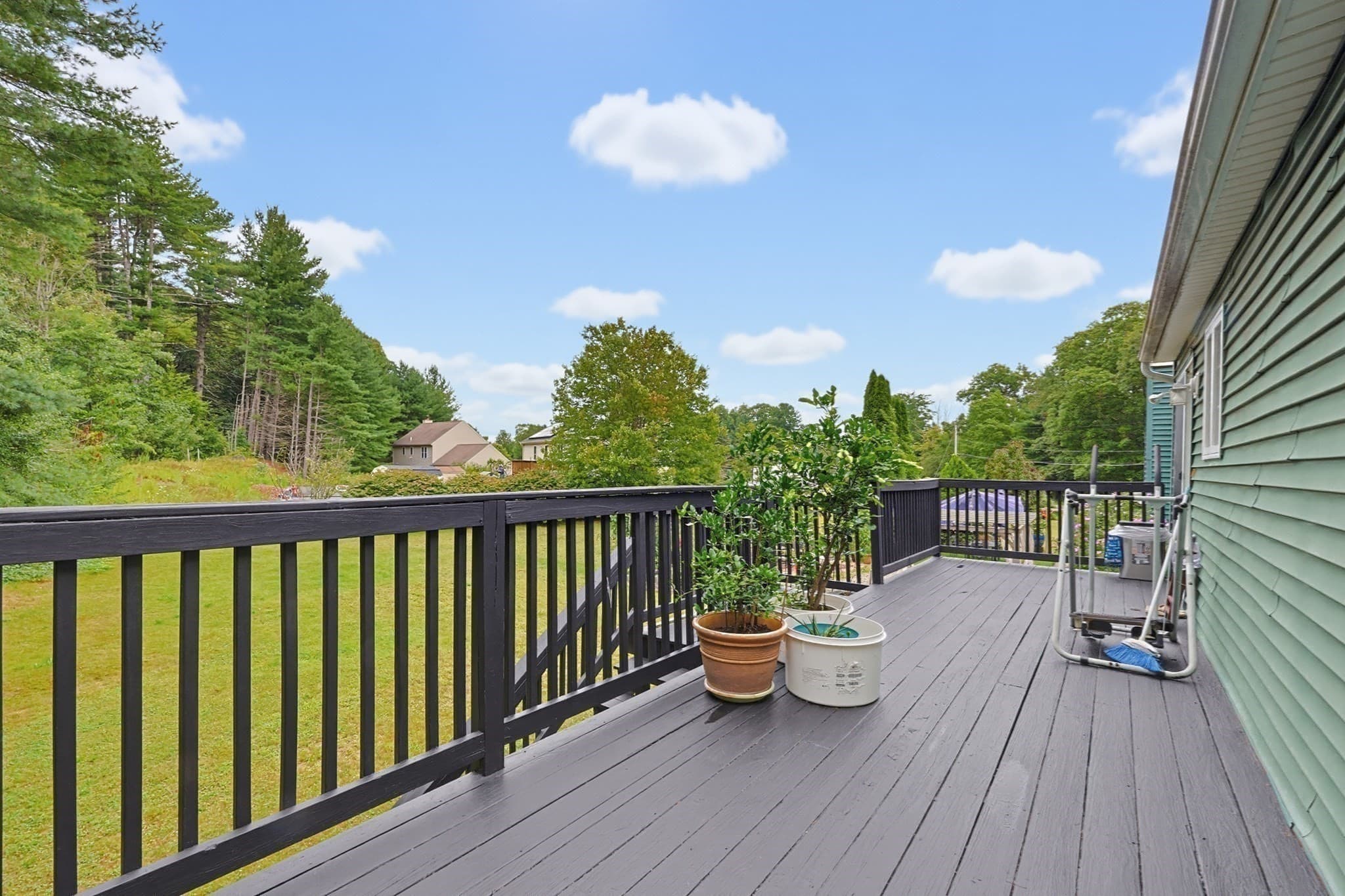 Single Family Residence at 25 Old Elmdale Rd, Uxbridge MA 01569, Uxbridge, photo 33 of 42