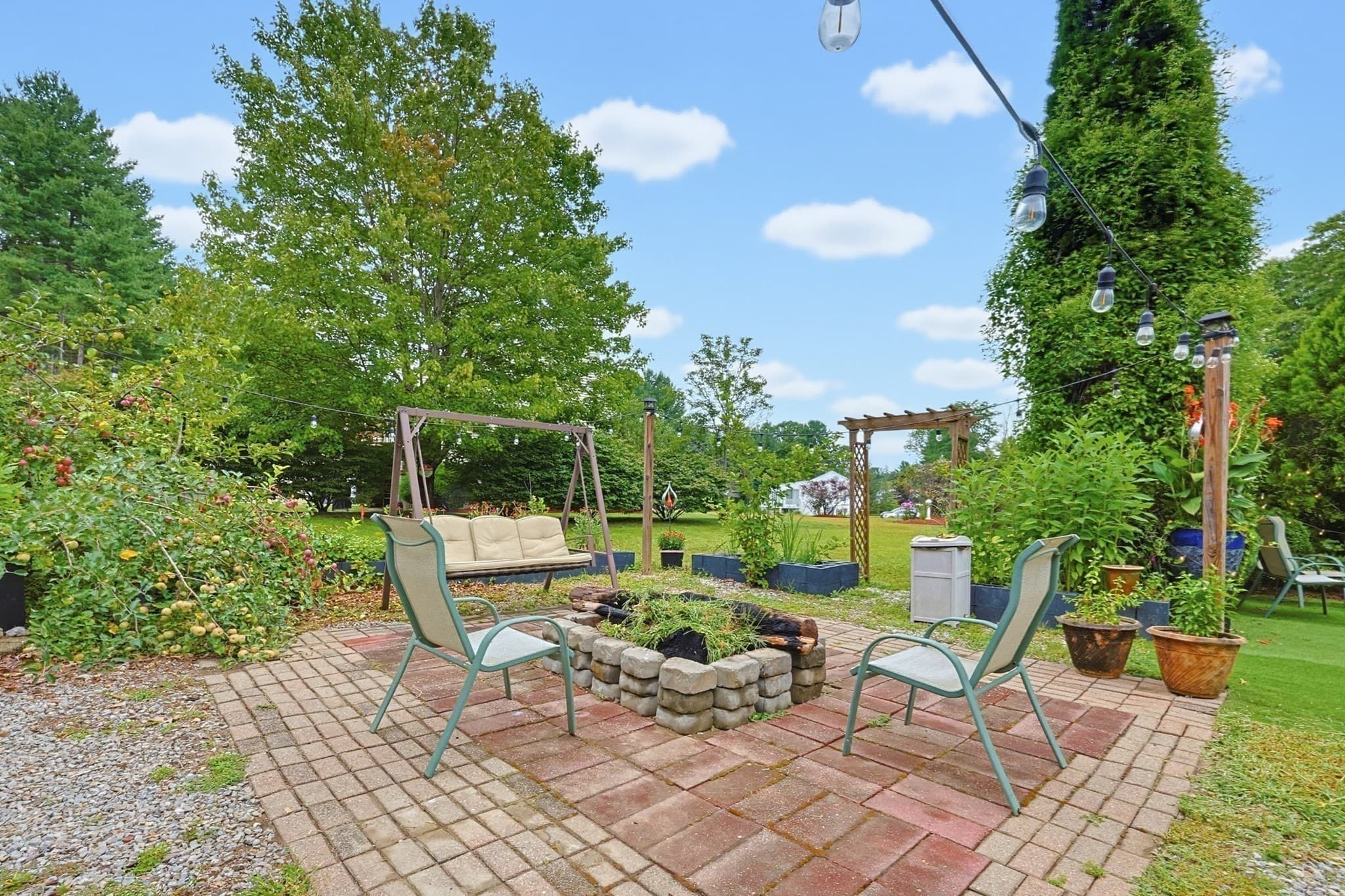 Single Family Residence at 25 Old Elmdale Rd, Uxbridge MA 01569, Uxbridge, photo 41 of 42