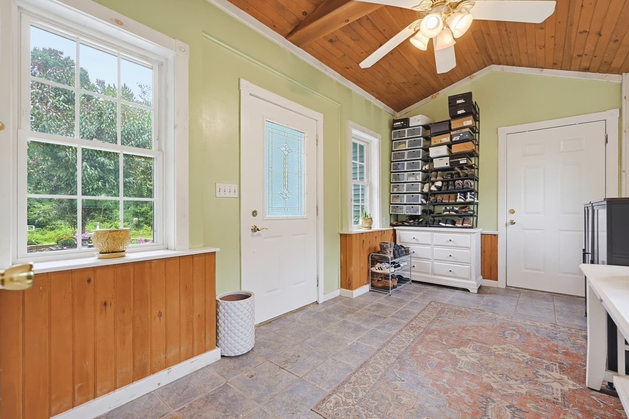 Single Family Residence at 25 Old Elmdale Rd, Uxbridge MA 01569, Uxbridge, photo 25 of 42