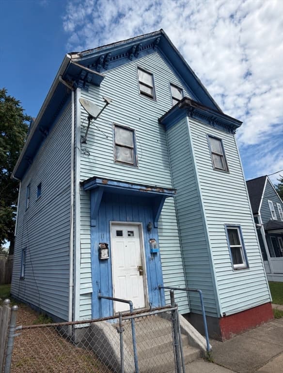 11 Brownville Ave, Lynn MA 01902
