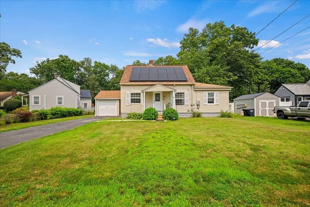 Single Family Residence at 6 Oakwood Ave, Auburn MA 01501, Auburn, photo 2 of 42