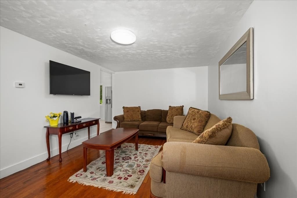 Single Family Residence at 6 Oakwood Ave, Auburn MA 01501, Auburn, photo 17 of 42