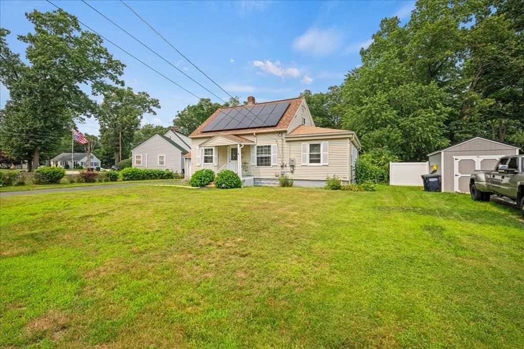 Single Family Residence at 6 Oakwood Ave, Auburn MA 01501, Auburn, photo 3 of 42
