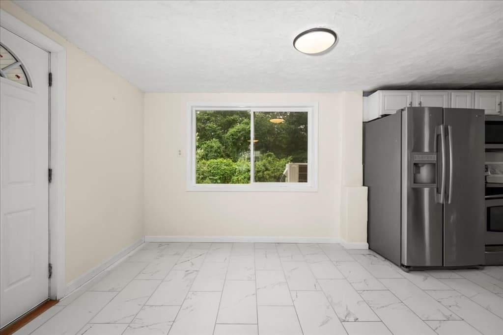 Single Family Residence at 6 Oakwood Ave, Auburn MA 01501, Auburn, photo 14 of 42