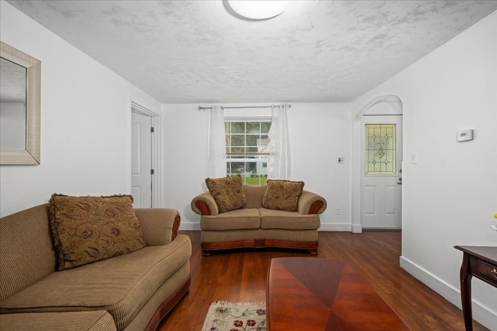 Single Family Residence at 6 Oakwood Ave, Auburn MA 01501, Auburn, photo 18 of 42