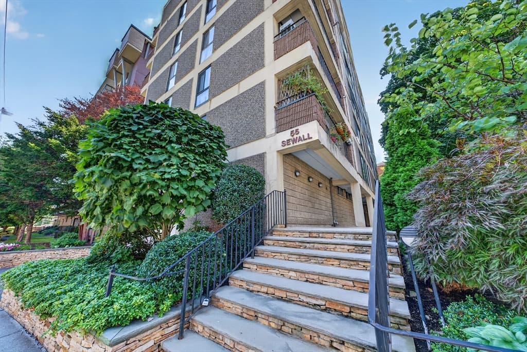 Condominium at 55 Sewall Ave, Brookline MA 02446, Brookline, photo 22 of 24