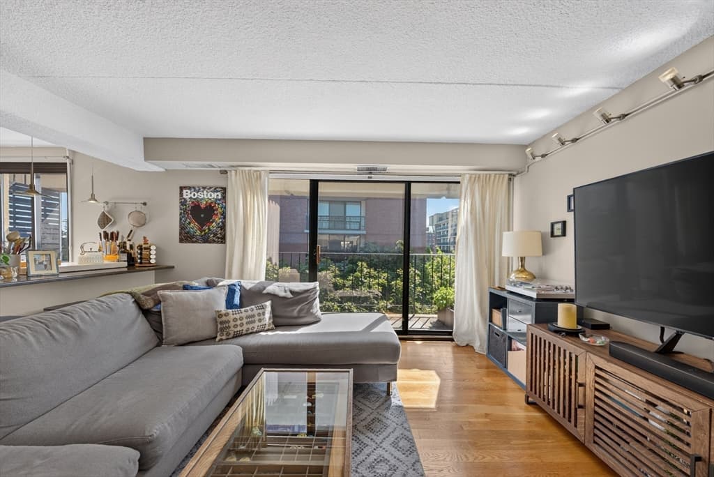 Condominium at 55 Sewall Ave, Brookline MA 02446, Brookline, photo 3 of 24