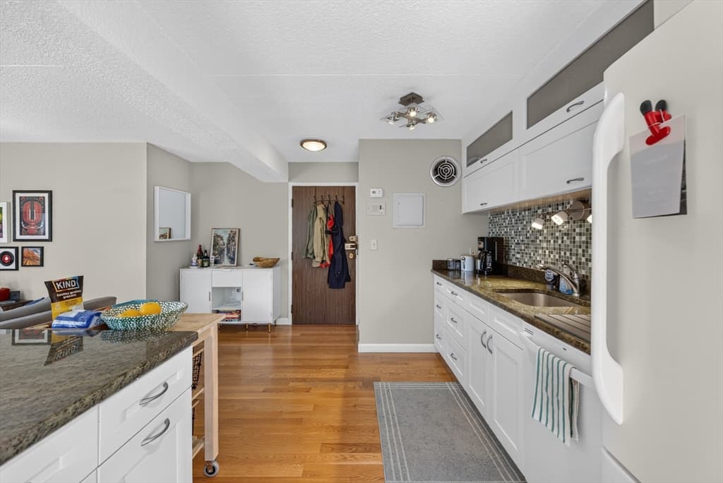 Condominium at 55 Sewall Ave, Brookline MA 02446, Brookline, photo 9 of 24