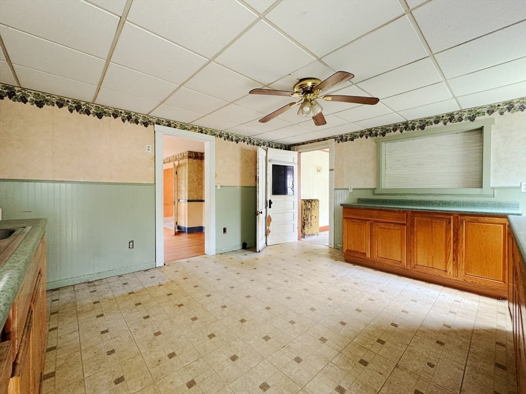 Single Family Residence at 58 Emerald St, Winchendon MA 01475, Winchendon, photo 5 of 32