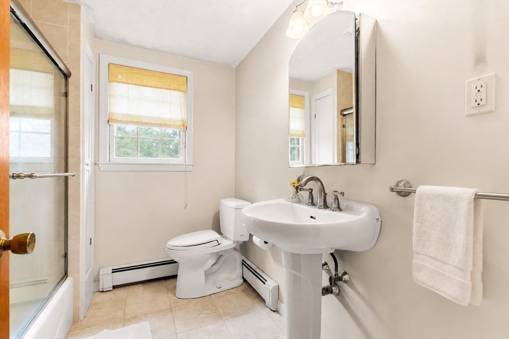 Single Family Residence at 4 Heard Drive, Ipswich MA 01938, Ipswich, photo 26 of 34